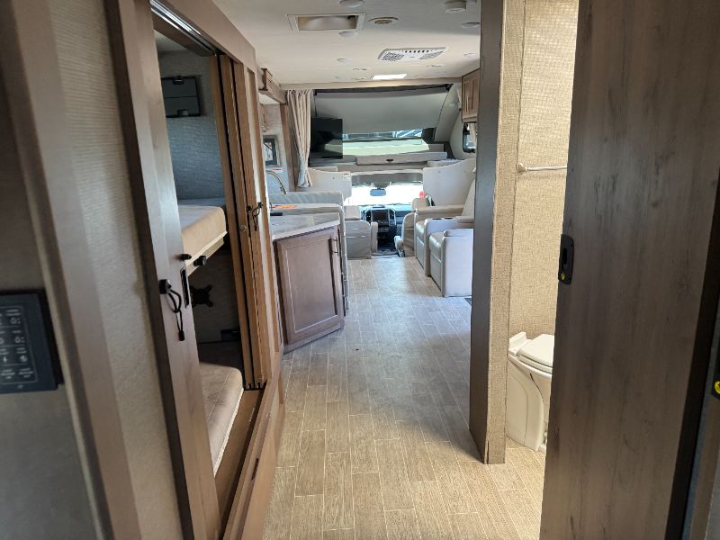 2022 Thor Motor Coach Omni RS36 - Image 16