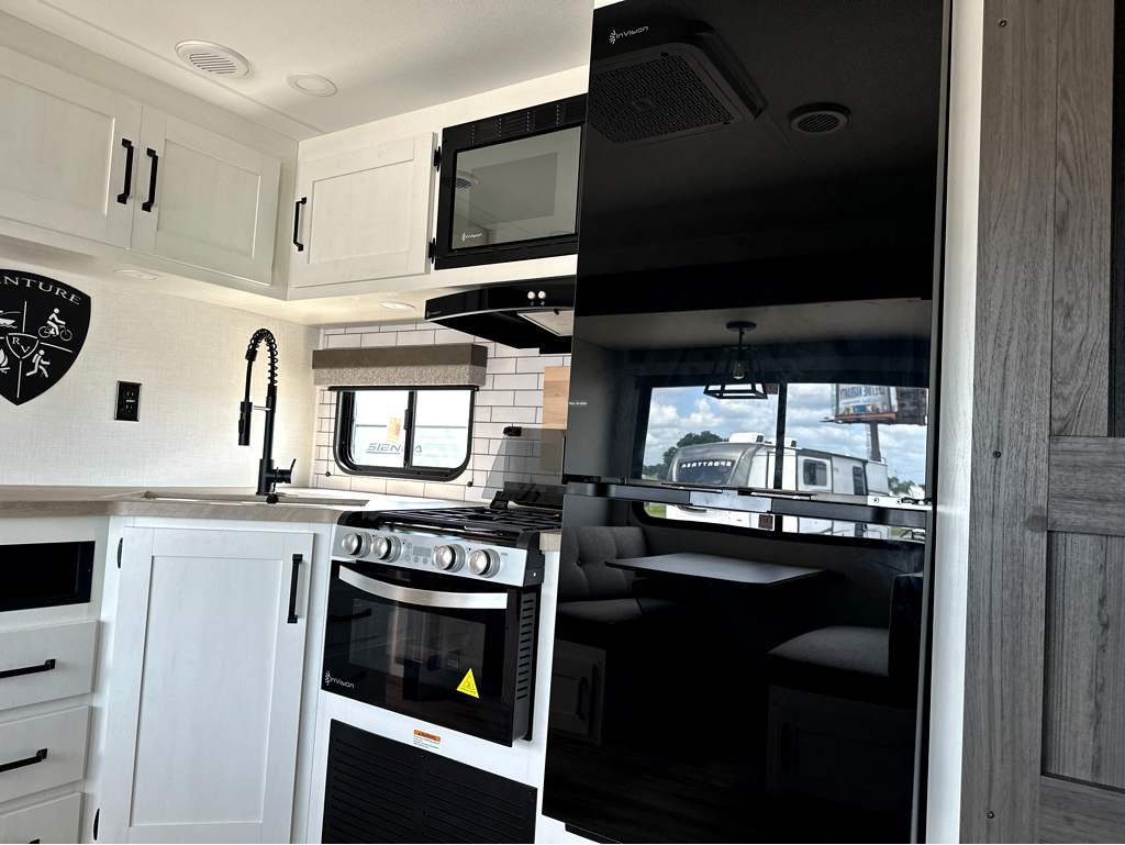 2027 VENTURE RV SIENNA 311VDB - Image 13