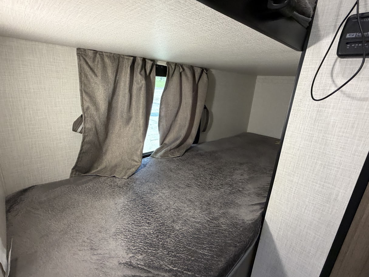 2025 VENTURE RV SONIC 169VUD - Image 19