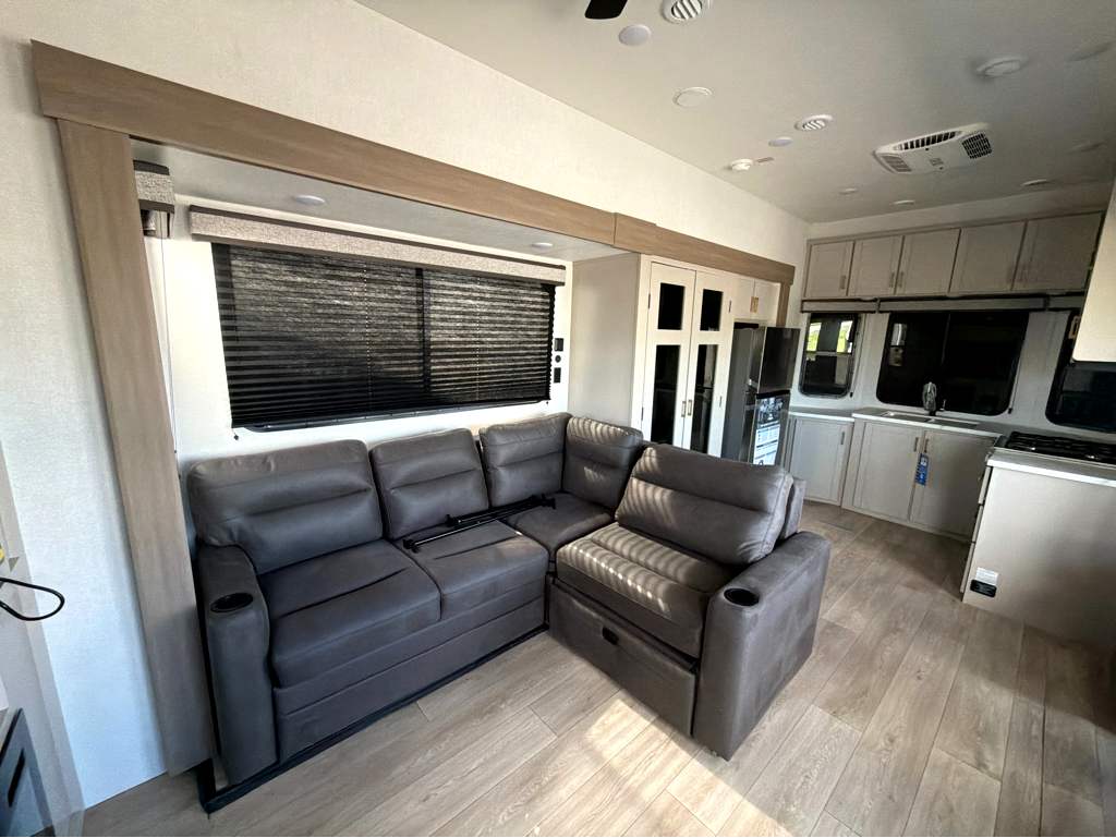 2027 JAYCO JAY FLIGHT BUNGALOW 404LOFT - Image 12