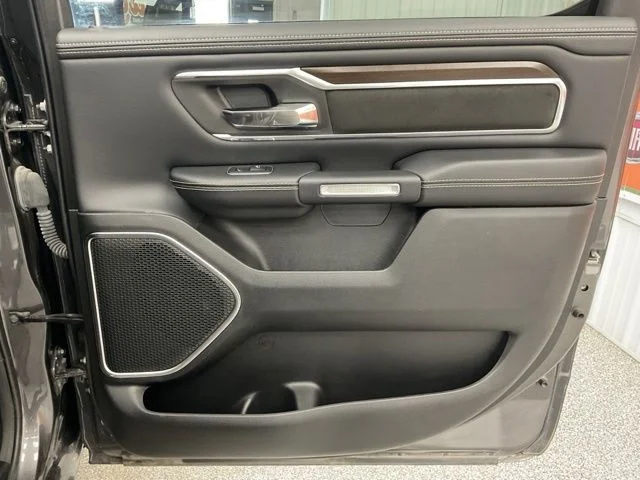 2022 Ram Ram 1500 Pickup Crew Cab Laramie 4WD - Image 22