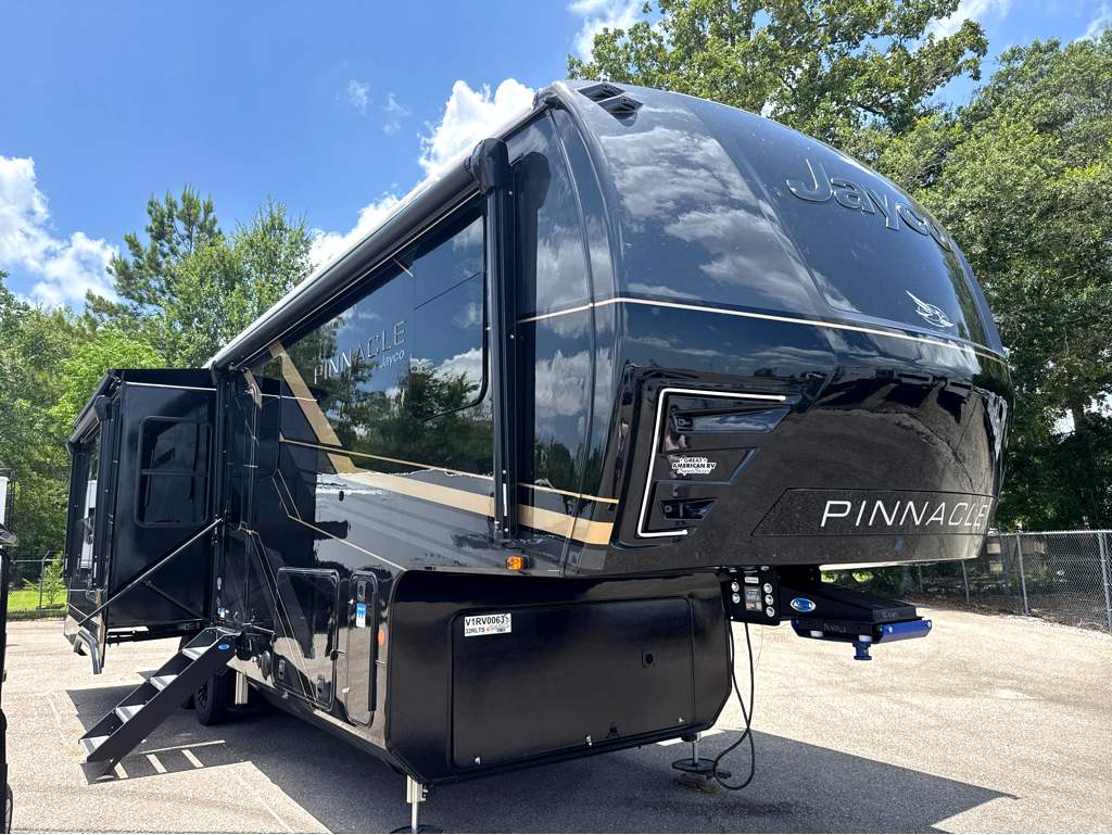 2027 JAYCO PINNACLE 32RLTS - Image 1