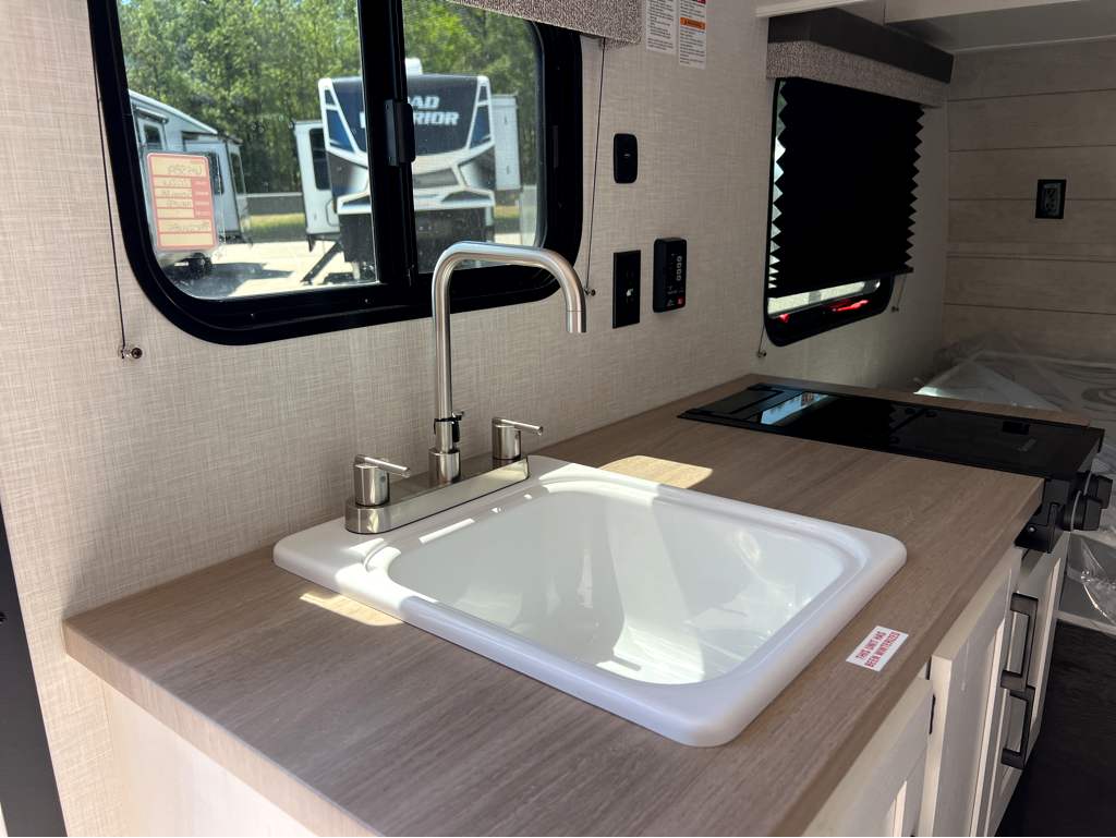 2026 VENTURE RV SIENNA 140VFD - Image 8
