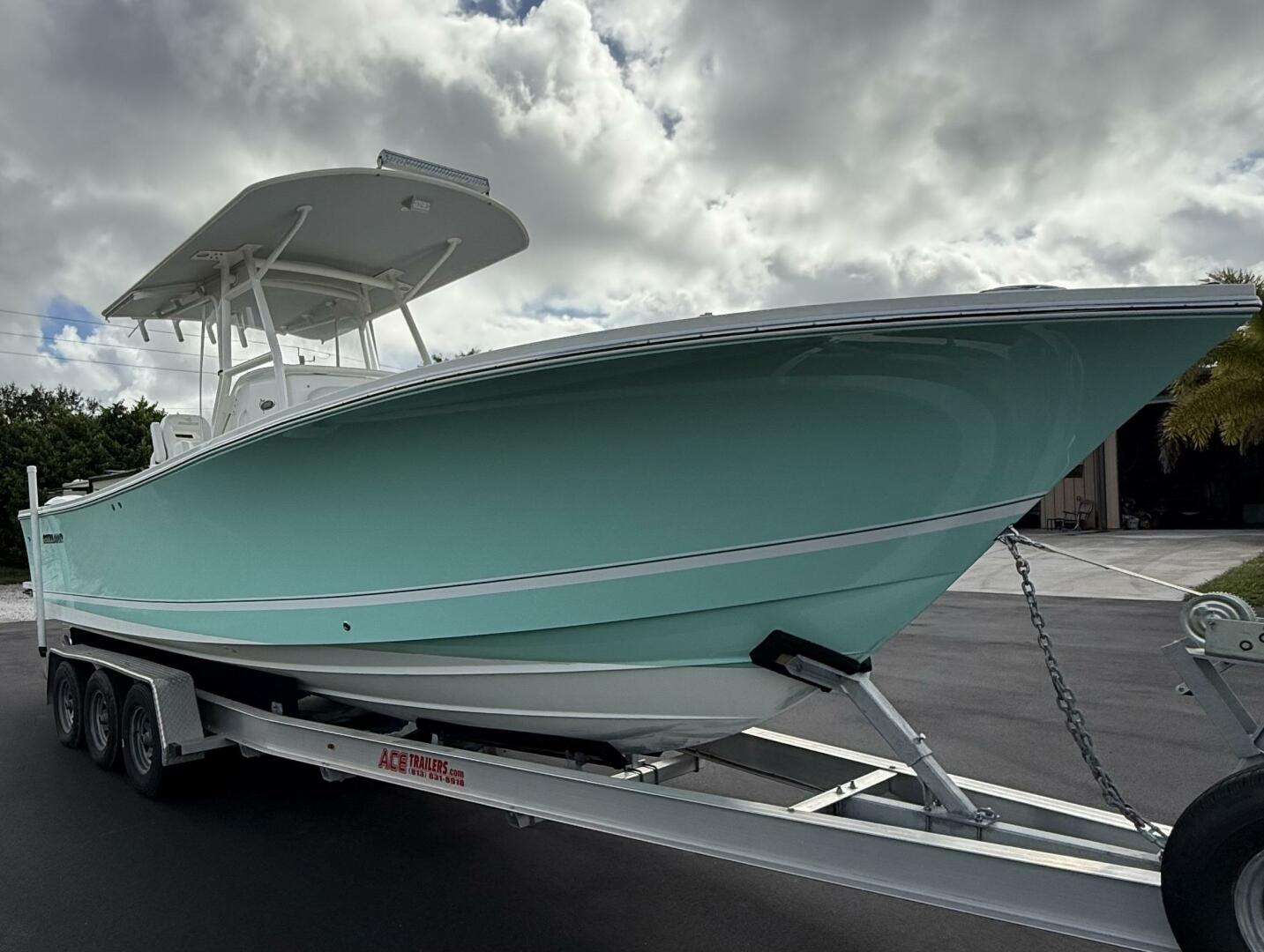 2017 Regulator 28 - Image 2