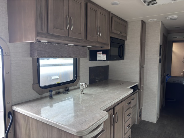 2018 Jayco Seneca 37FS - Image 11