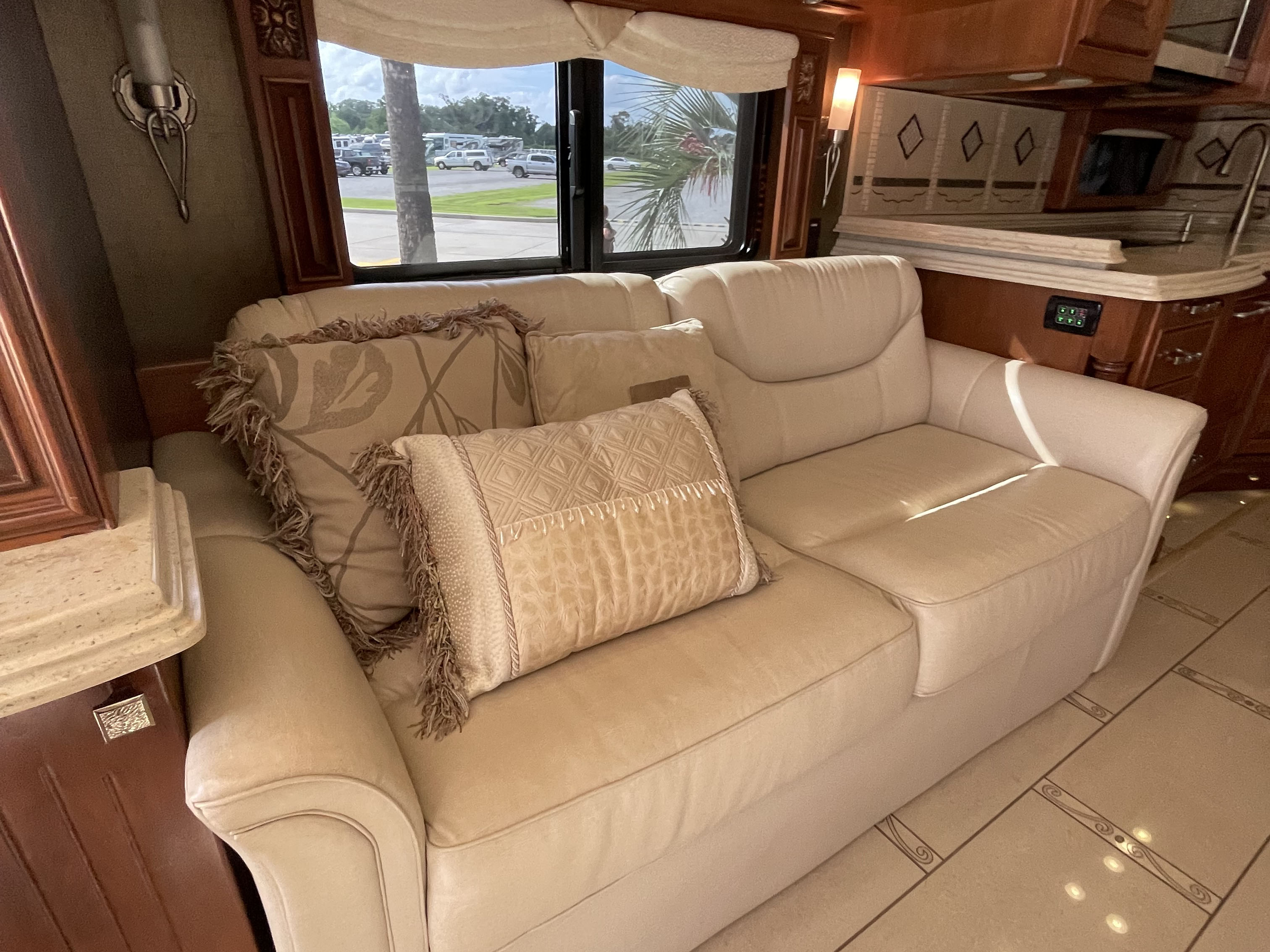 2013 TIFFIN ZEPHYR 45LZ - Image 13