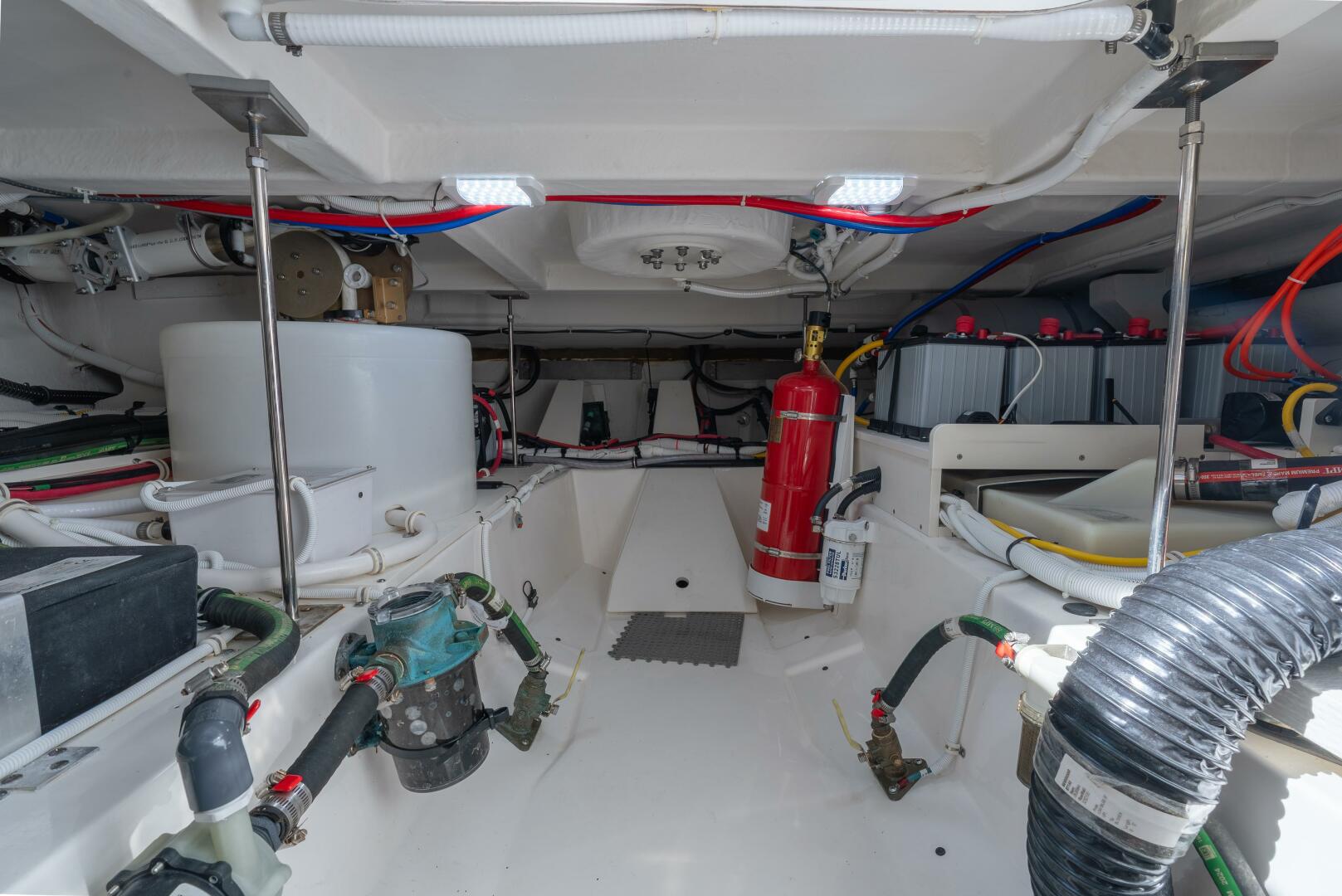 2025 Tiara Yachts 43 LE - Image 46