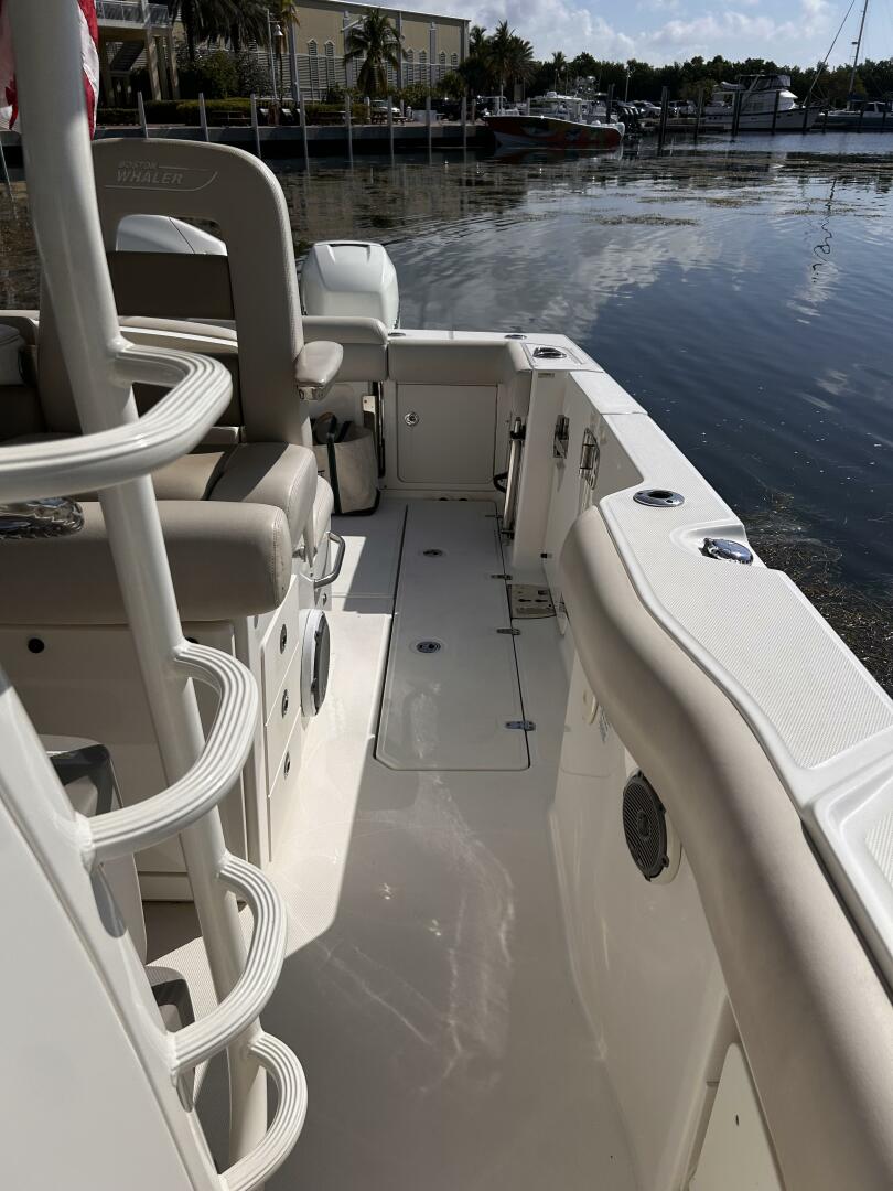 2017 Boston Whaler 330 Outrage - Image 26
