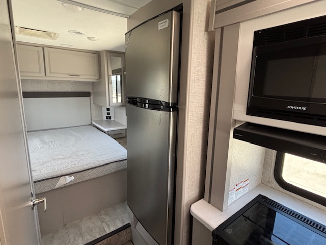 2025 Thor Motor Coach Quantum LC28 - Image 19
