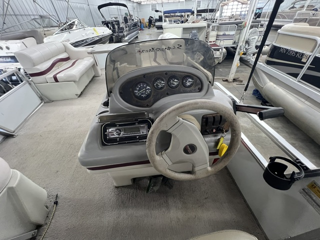 1997 SUN TRACKER PARTY BARGE 21 - Image 10