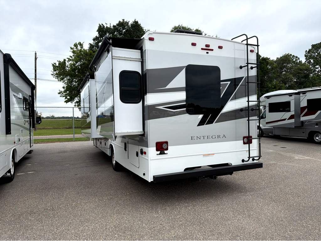 2027 ENTEGRA COACH ODYSSEY 29V - Image 3