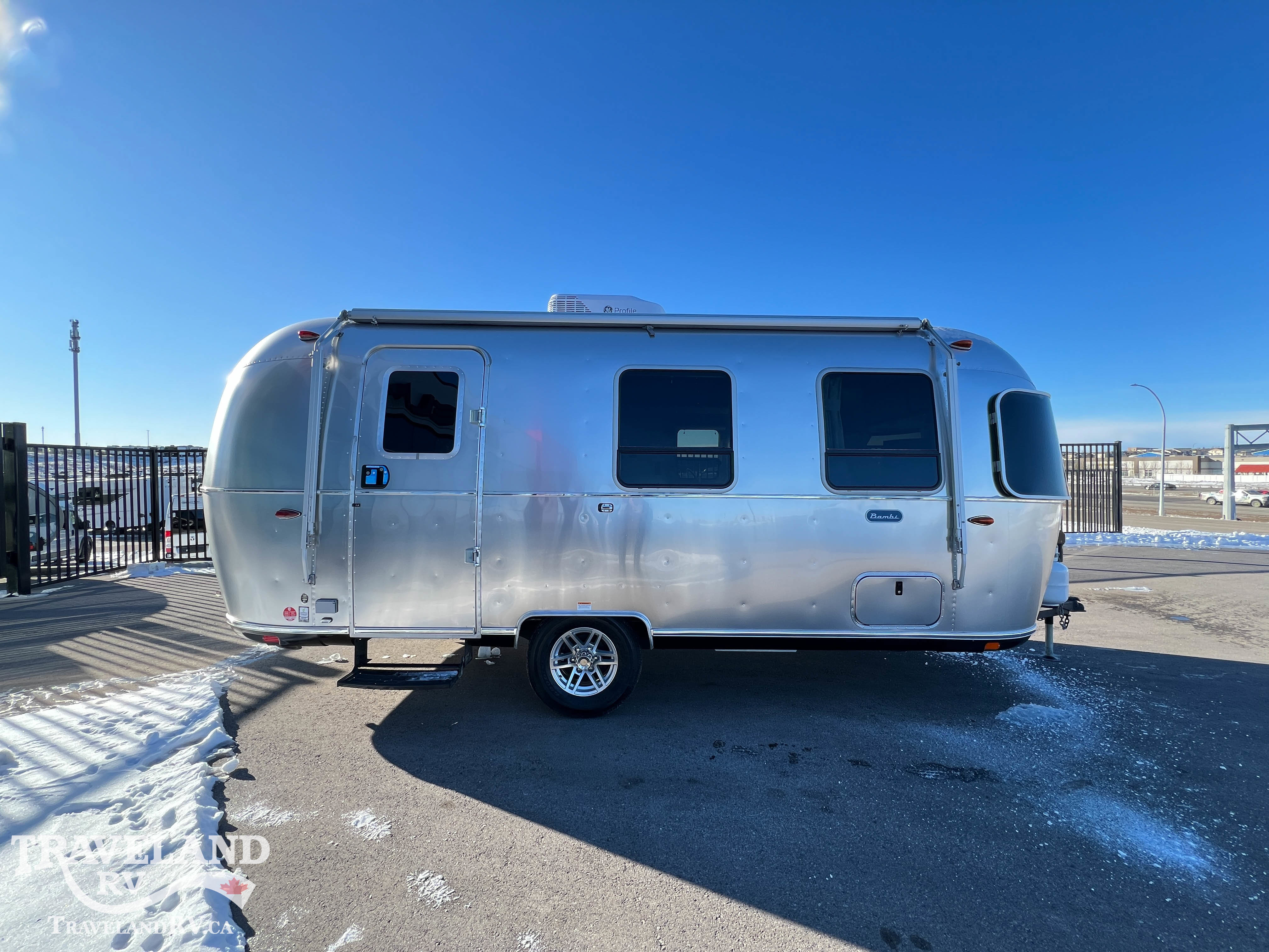 2026 Airstream Bambi 22FB - Image 9