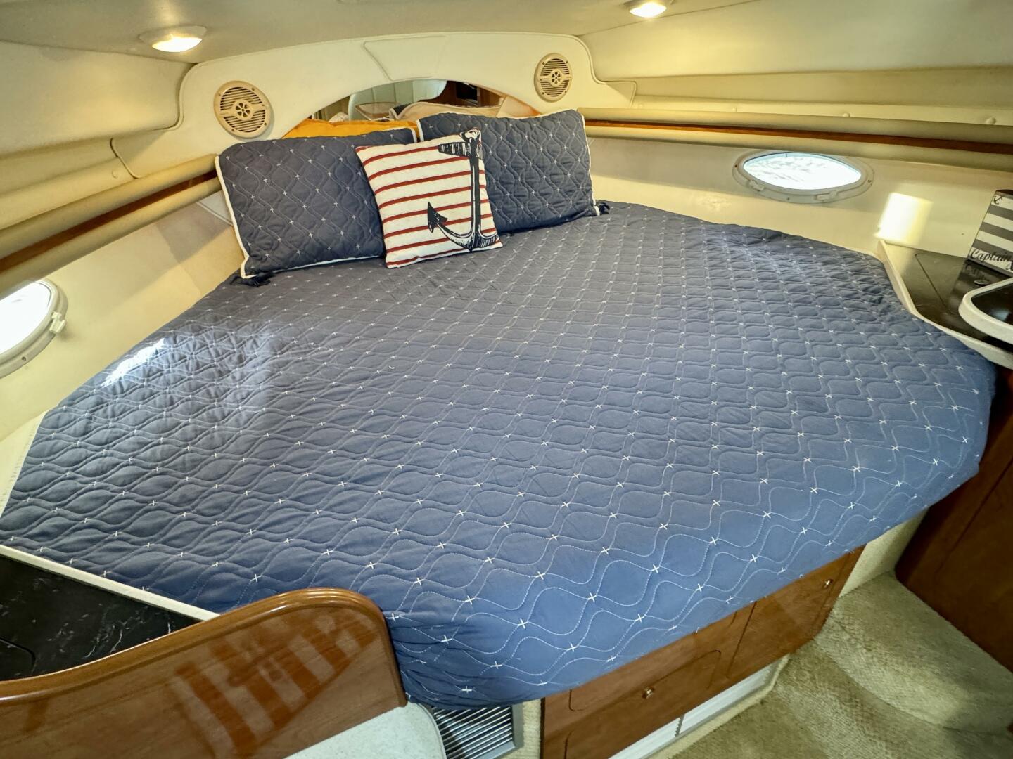 2004 Rinker 342 Fiesta Vee - Image 52