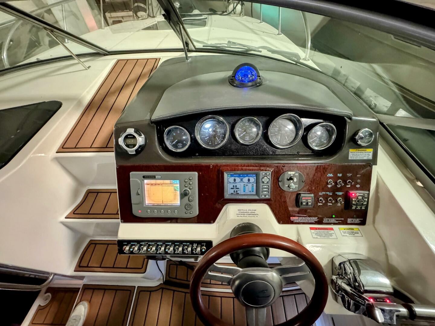 2010 Sea Ray 310 Sundancer - Image 12