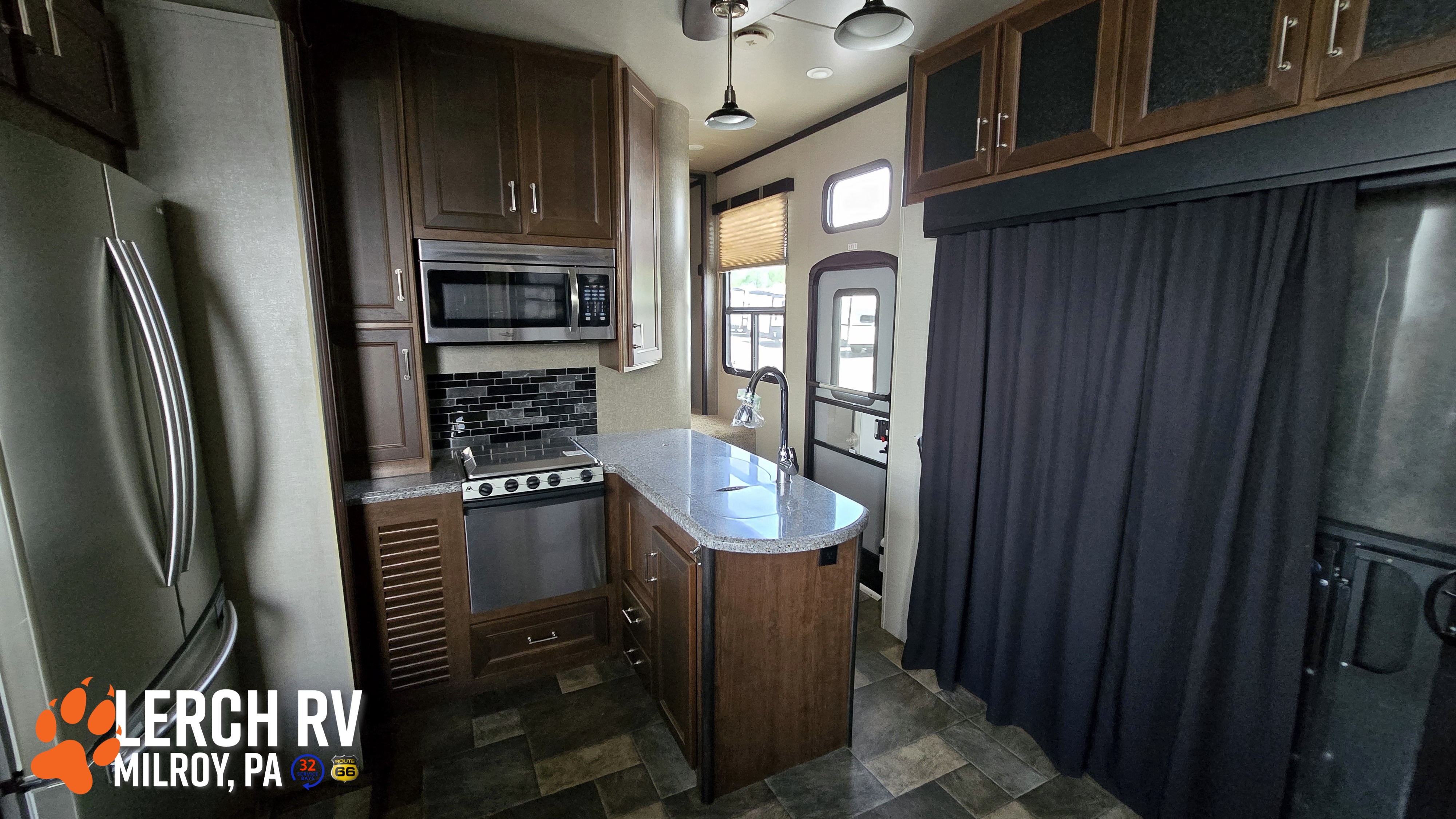 2016 Keystone Fuzion 420 - Image 14