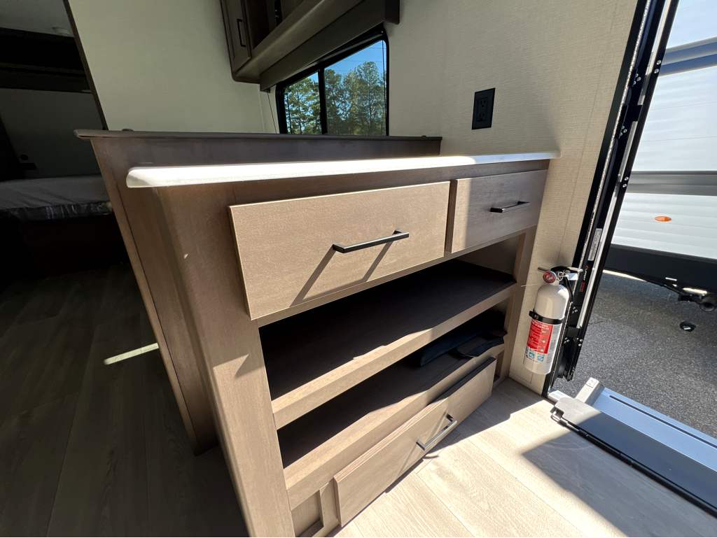 2026 GRAND DESIGN TRANSCEND 25MLX - Image 10