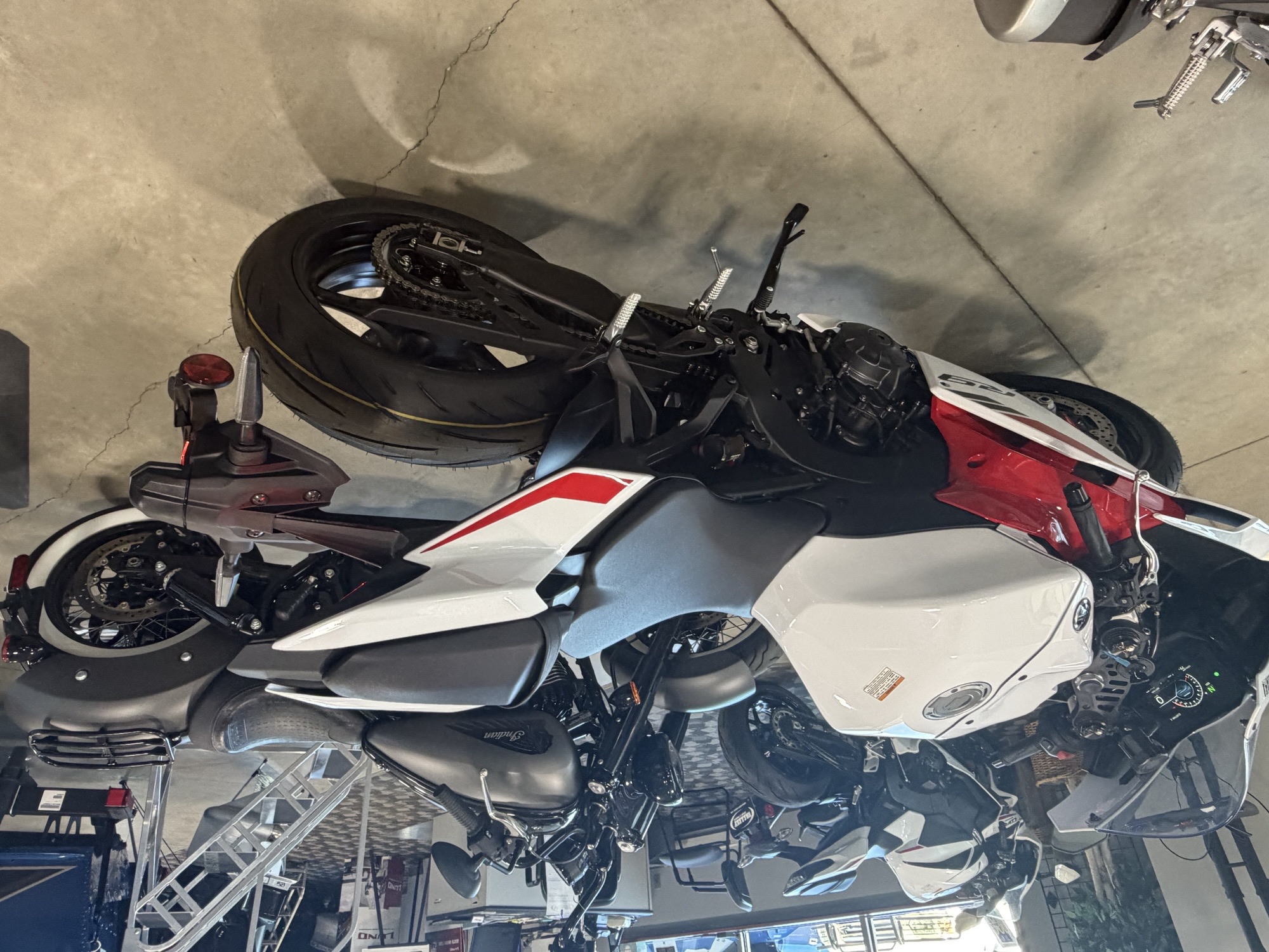 2025 Yamaha YZF-R9 - Image 5