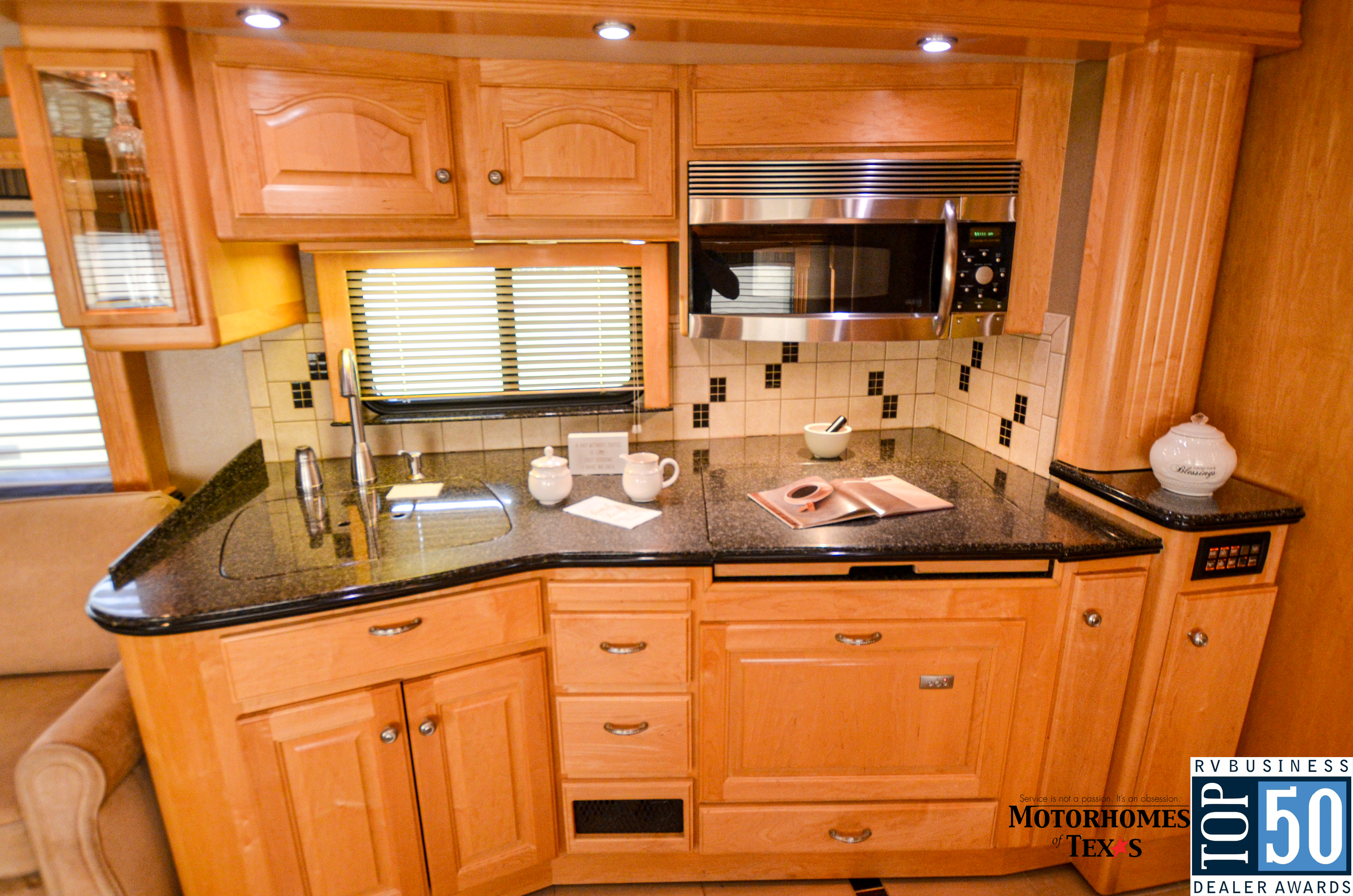 2007 Country Coach Magna  - interior 6