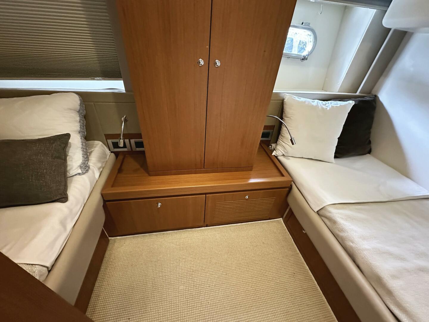 2014 Ferretti Yachts 530 - Image 37