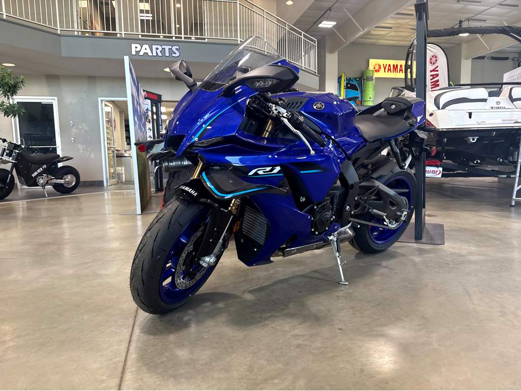 2026 Yamaha YZF-R1 - Image 2