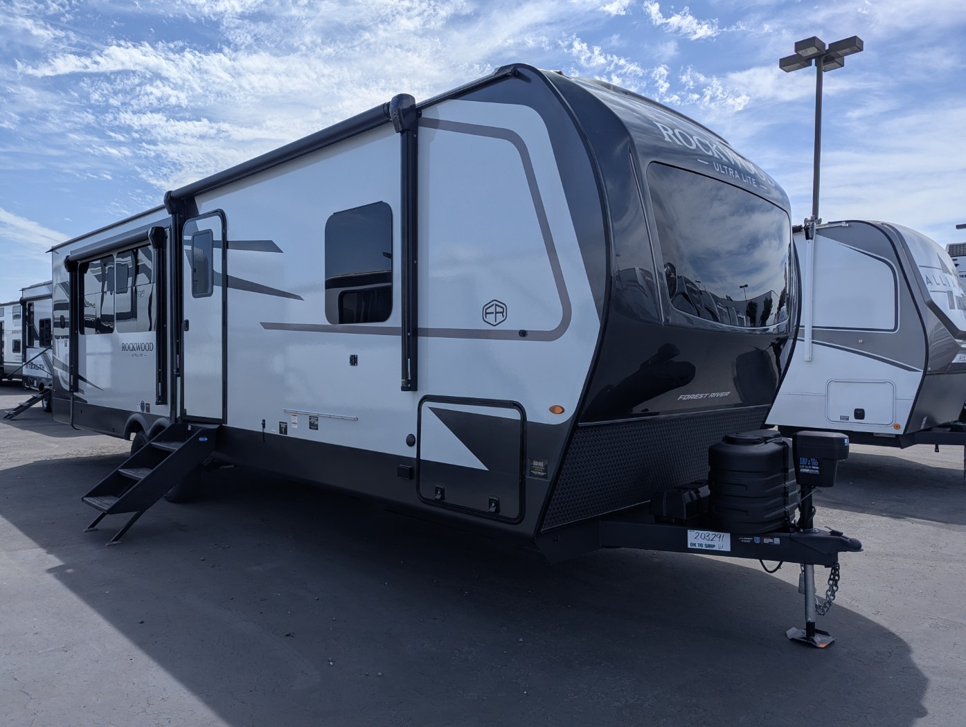 2027 Forest River Rockwood Ultra Lite 2916RL - Image 1
