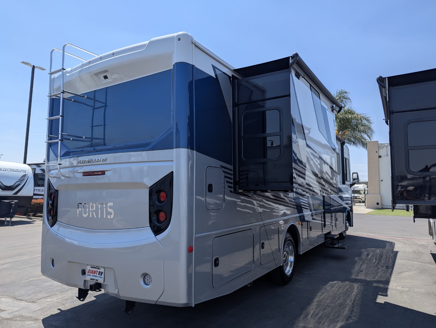 2026 Fleetwood Fortis 32RW - Image 5