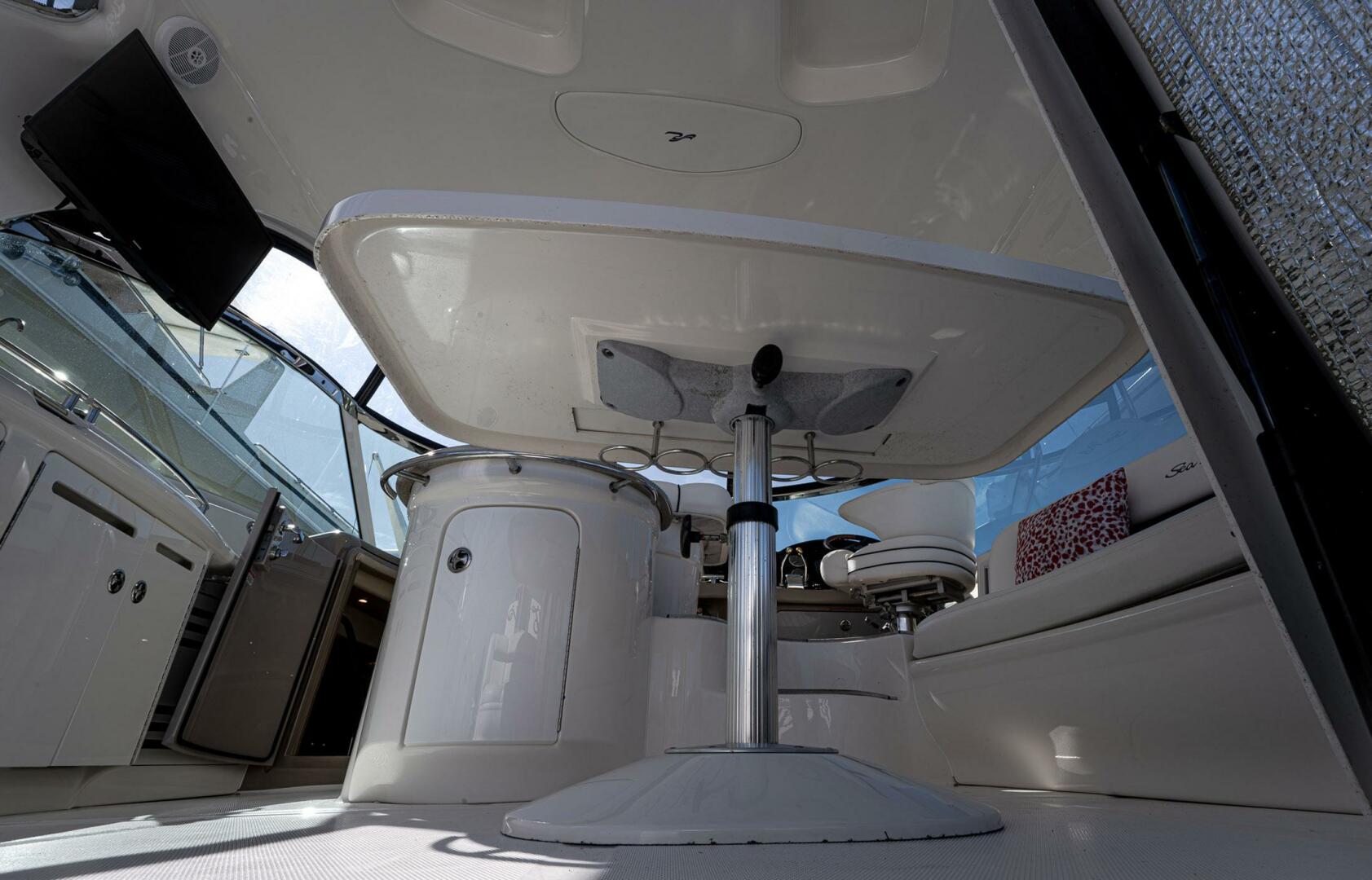 2005 Sea Ray 500 Sundancer - Image 21