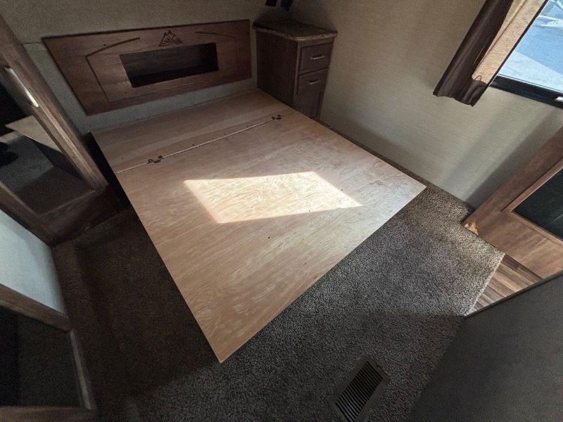 2017 Keystone Cougar 326RDS - Image 16