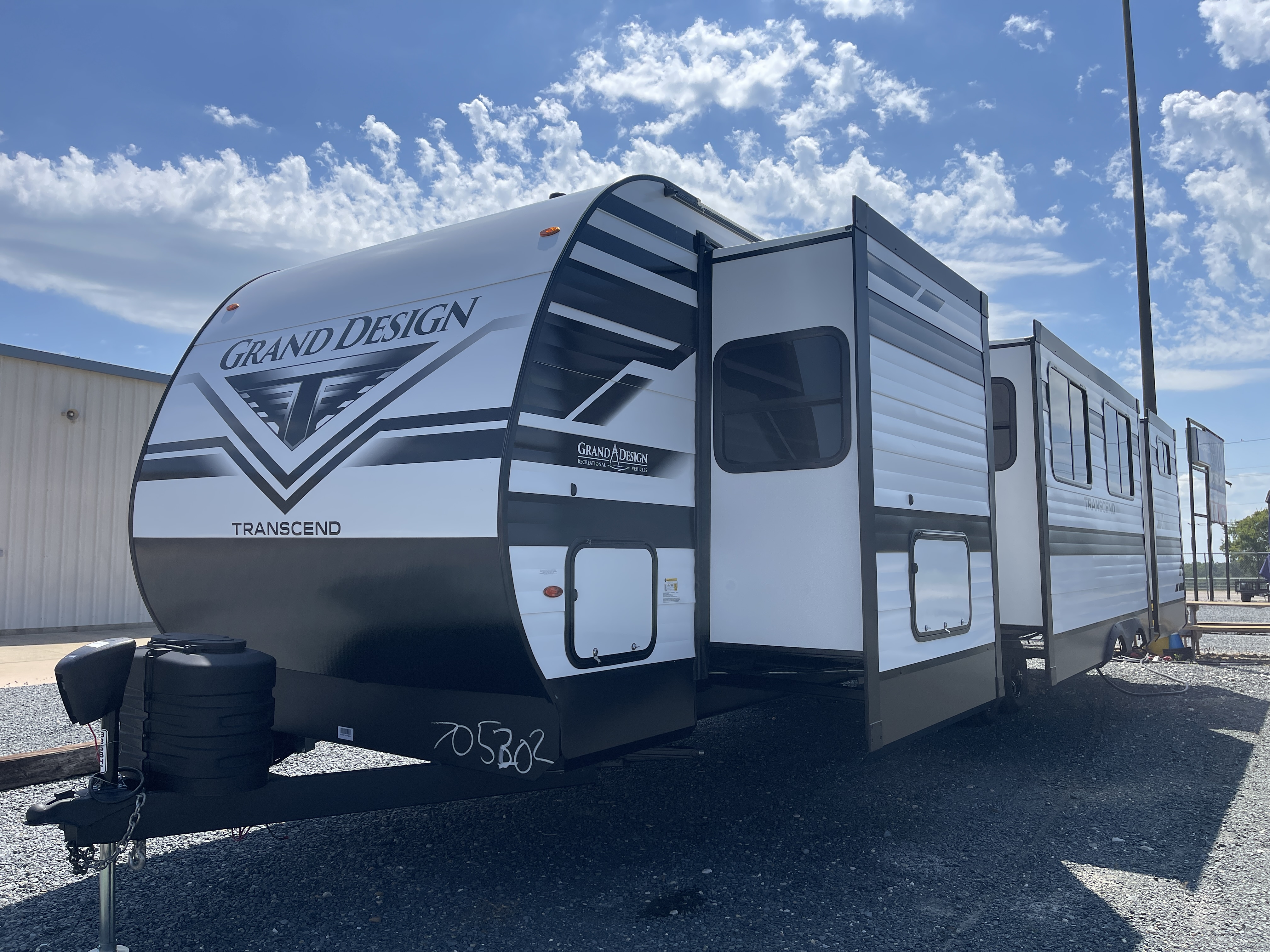 2027 Grand Design Transcend 335BHT - Image 3