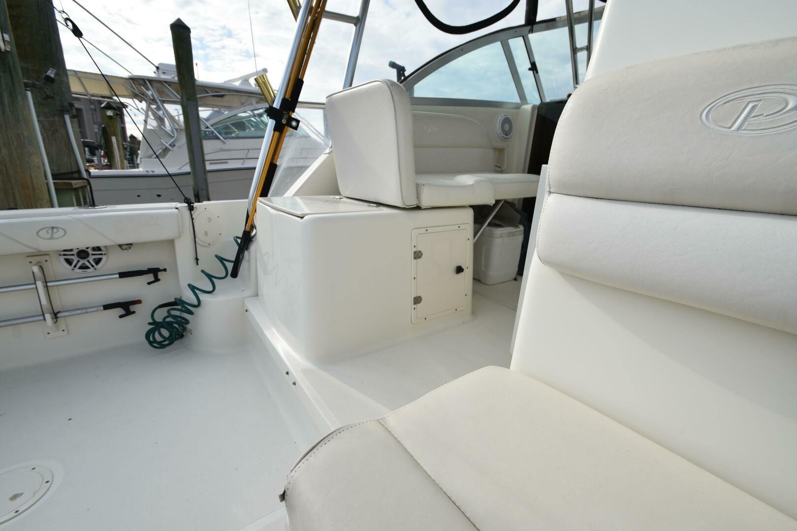 2005 Pursuit 3070 Offshore Express - Image 11