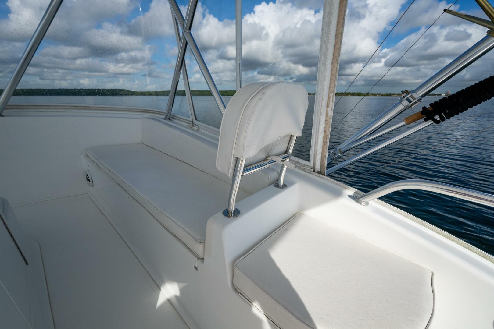 2004 Viking 48 Convertible - Image 43