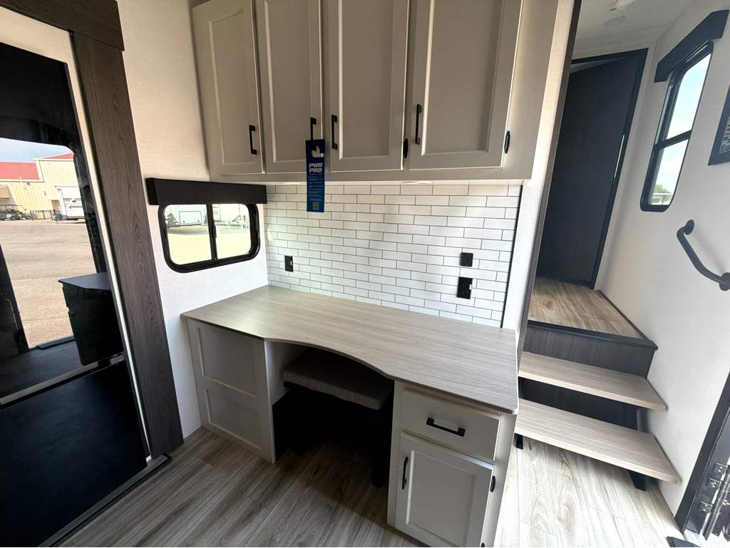 2027 VENTURE RV SPORTTREK 303VIK - Image 24