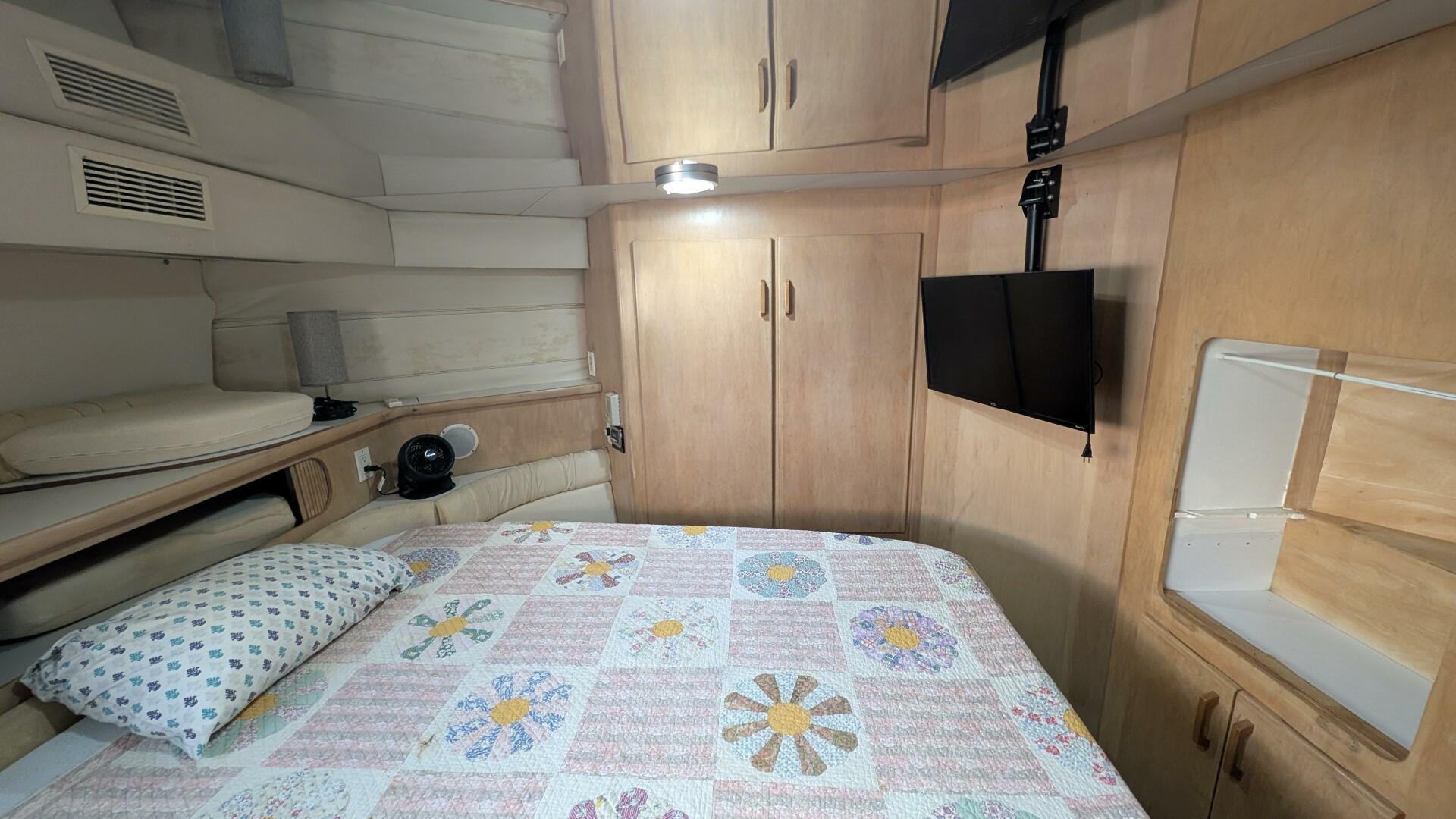 1994 Carver 370 AFT CABIN - Image 36