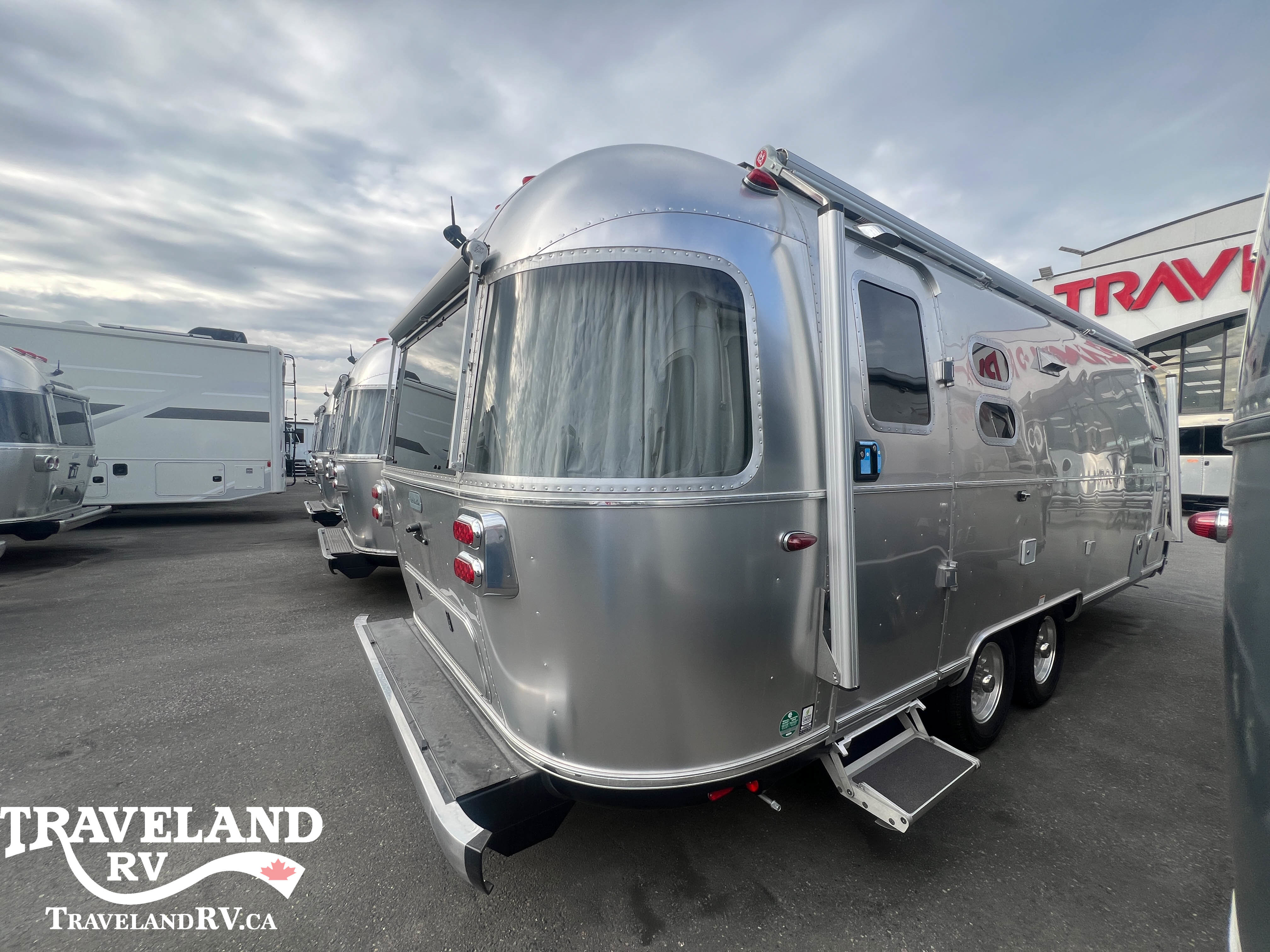 2025 Airstream Globetrotter 25FB - Image 5