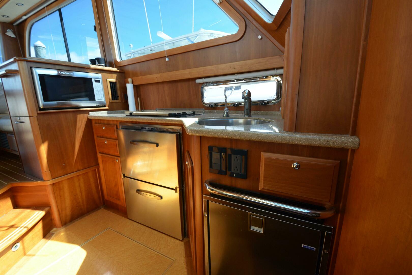 2014 Sabre 42 Salon Express - Image 24