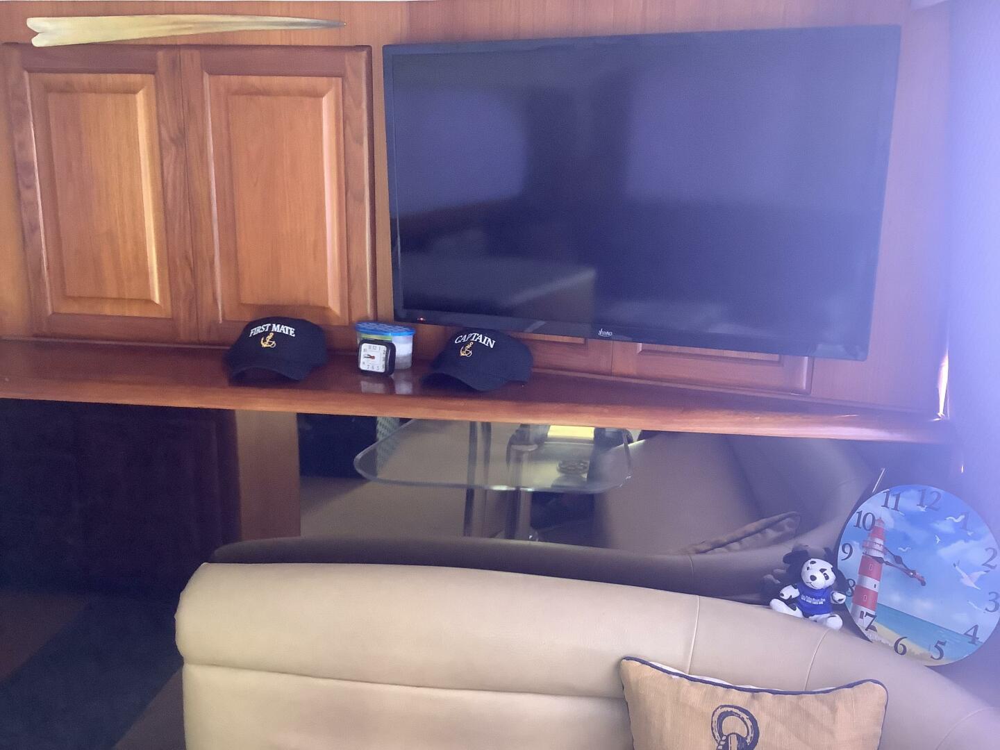 1994 Viking 50' Convertible Sportfish - Image 19