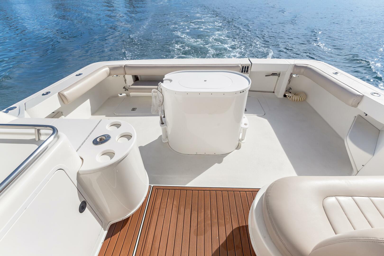 2000 Sea Ray 370 Express Cruiser - Image 44