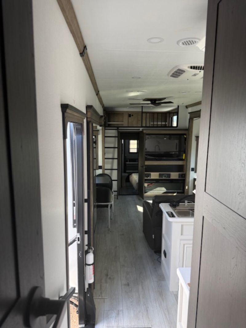 2026 Keystone Montana 3915TB - Image 21