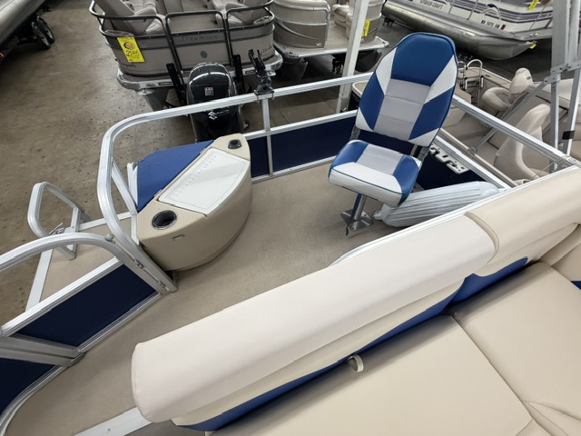 2012 SUN TRACKER FISHING BARGE 20DLX - Image 12