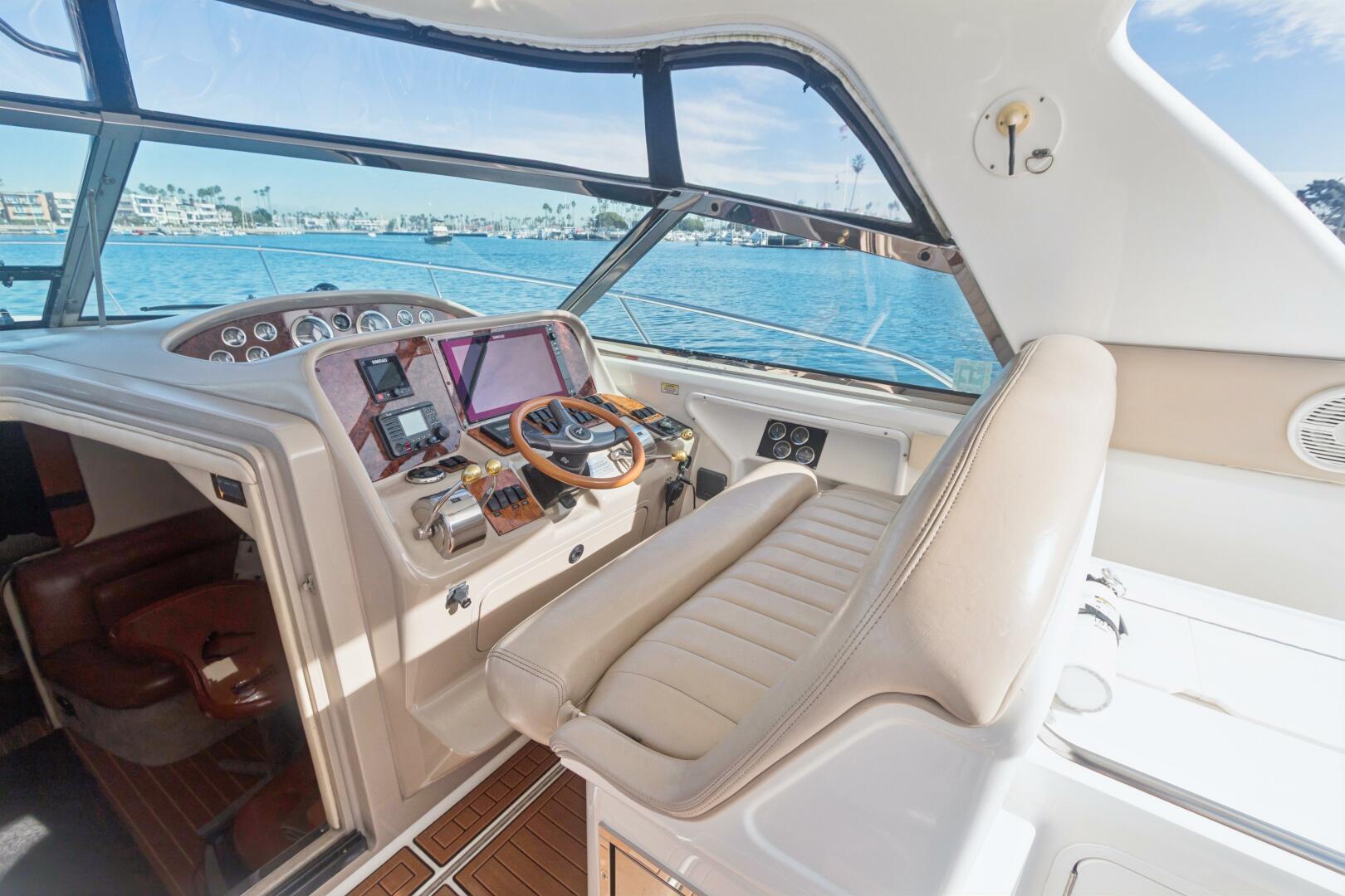 2000 Sea Ray 370 Express Cruiser - Image 29