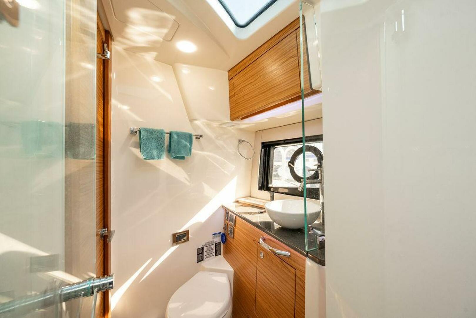 2023 Boston Whaler 405 Conquest - Image 35
