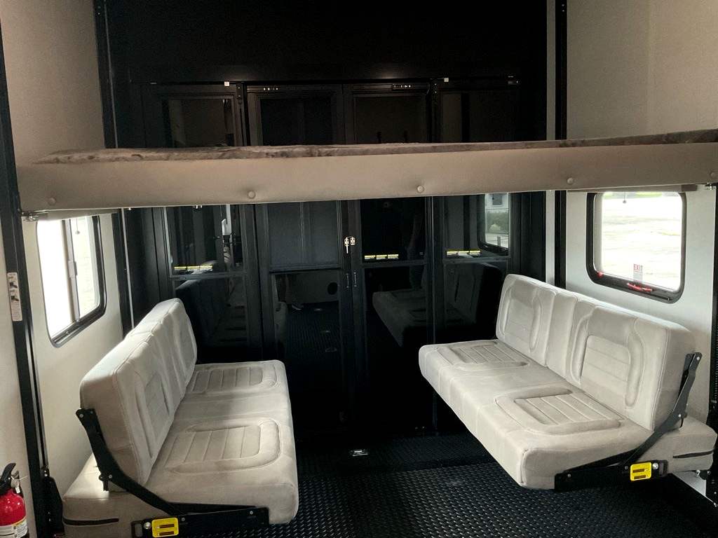 2026 JAYCO SEISMIC 395 - Image 38