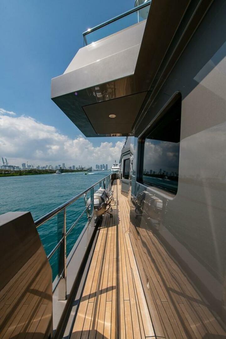 2004 Oceanfast - Image 13