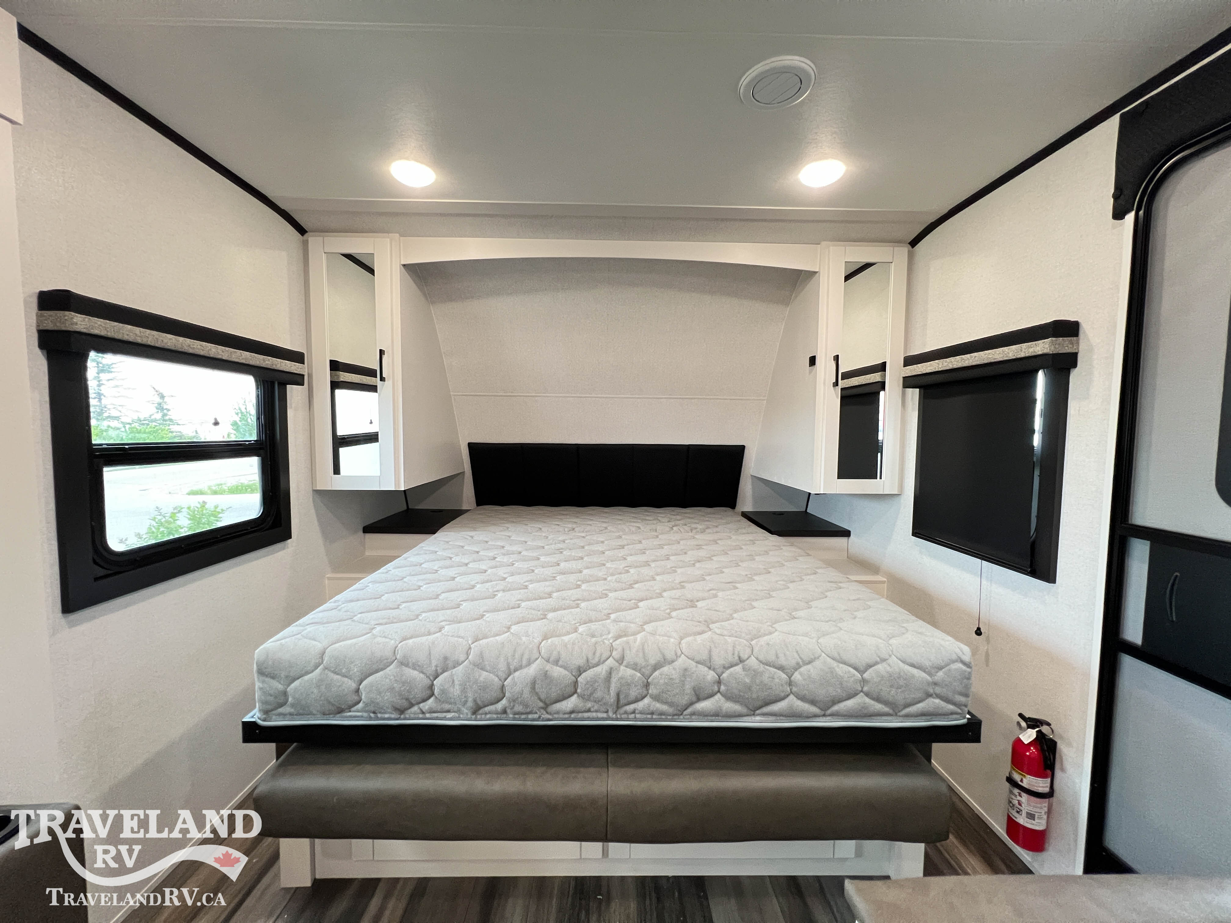 2026 Highland Ridge Range Lite 211RKM - Image 12