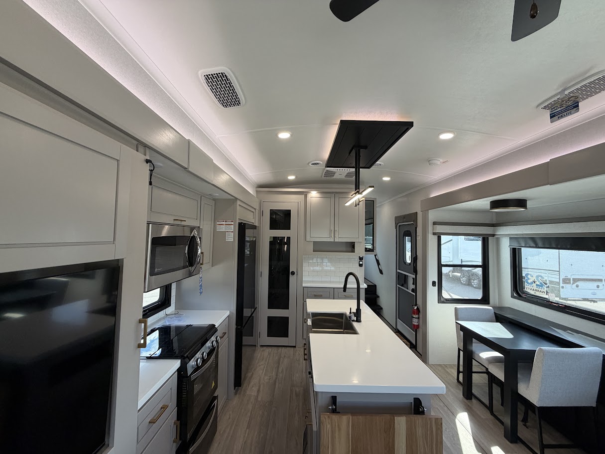 2027 JAYCO NORTH POINT 361RLBH - Image 9