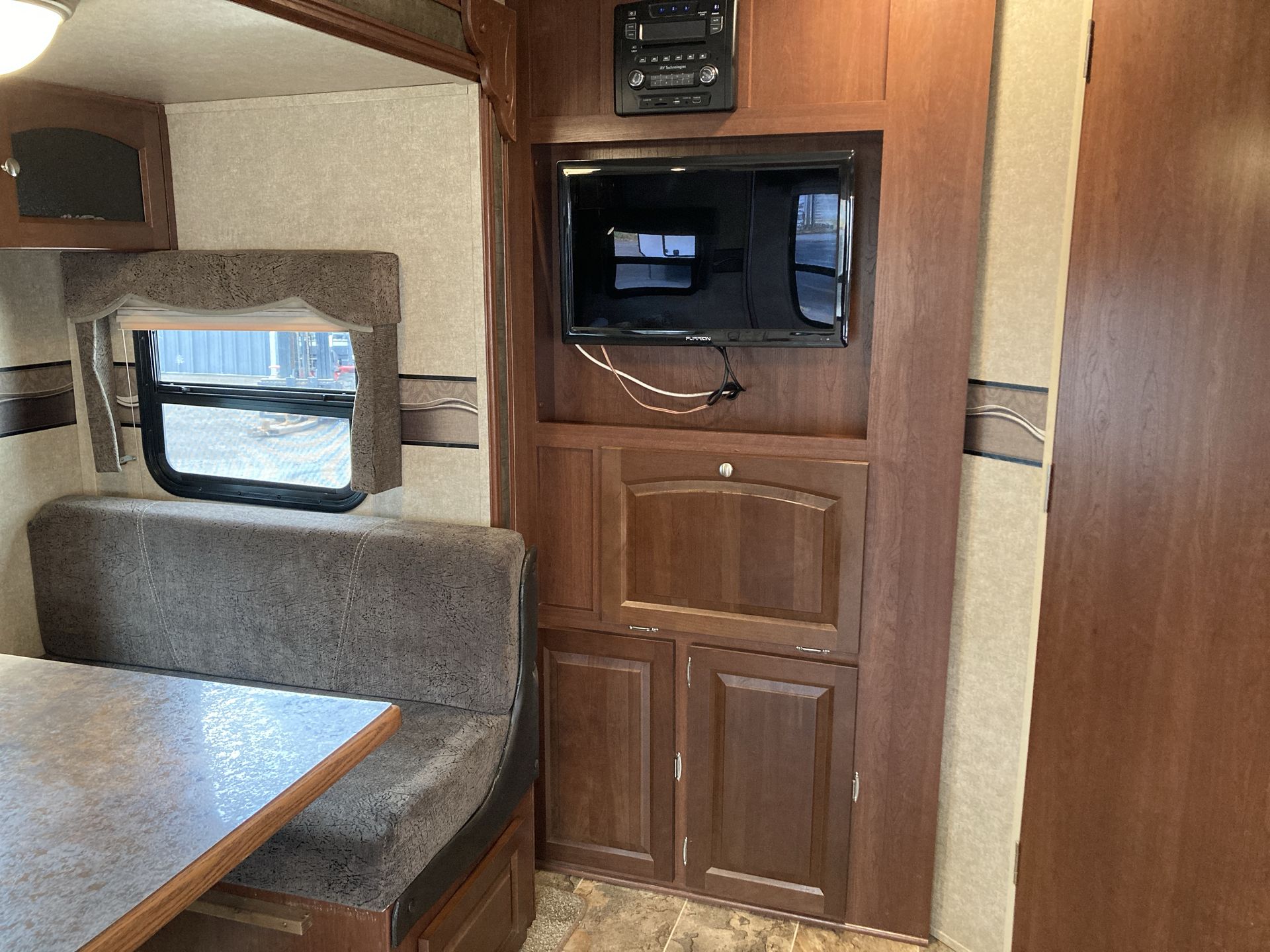2015 Forest River Rockwood Ultra Lite 2604WS - Image 15
