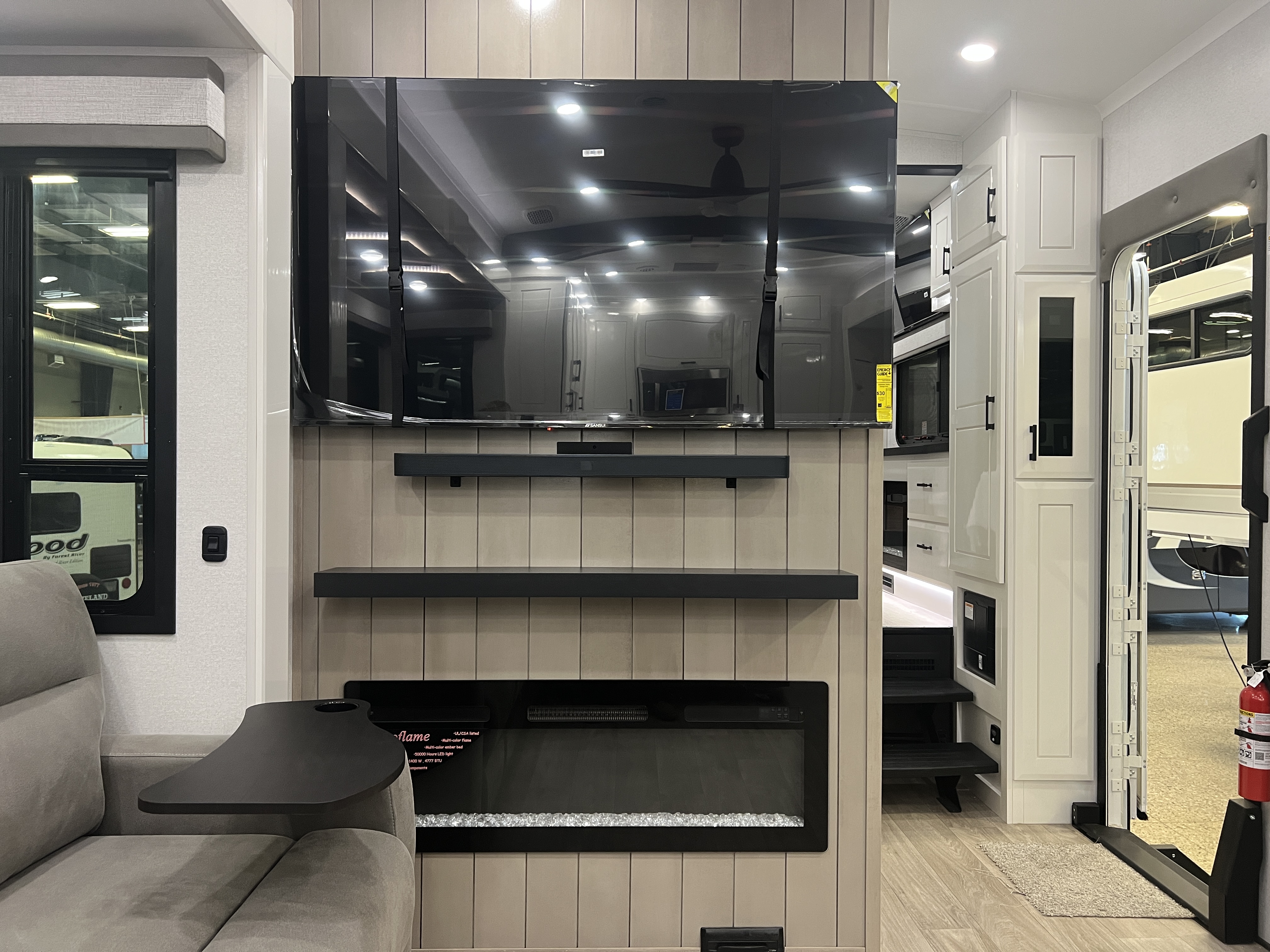 2027 Jayco Pinnacle 38FBRK - Image 3