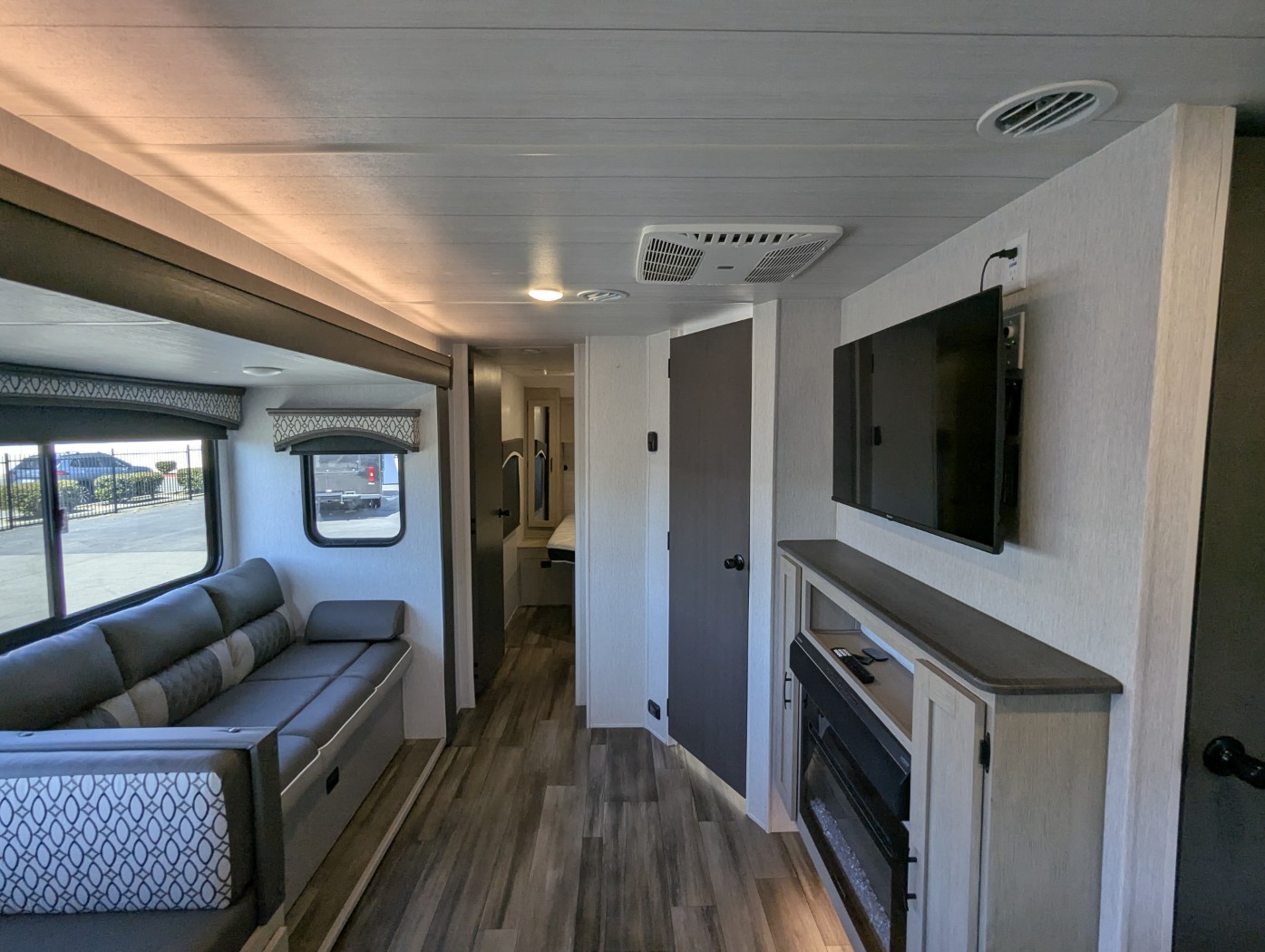 2024 Forest River EVO Southwest T2500 - Image 15