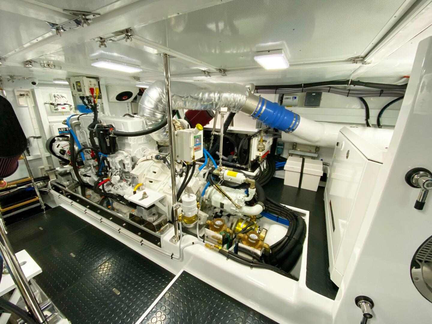 2023 Offshore Yachts ELV - Image 20