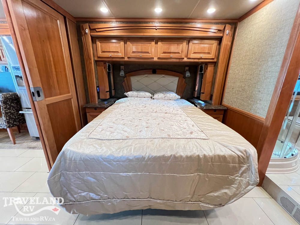2015 Tiffin Phaeton 42 LH - Image 35